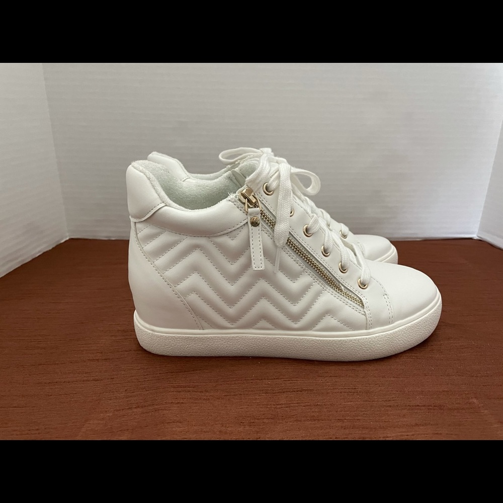 Wild Pair Wedge Sneakers (White Size 9)